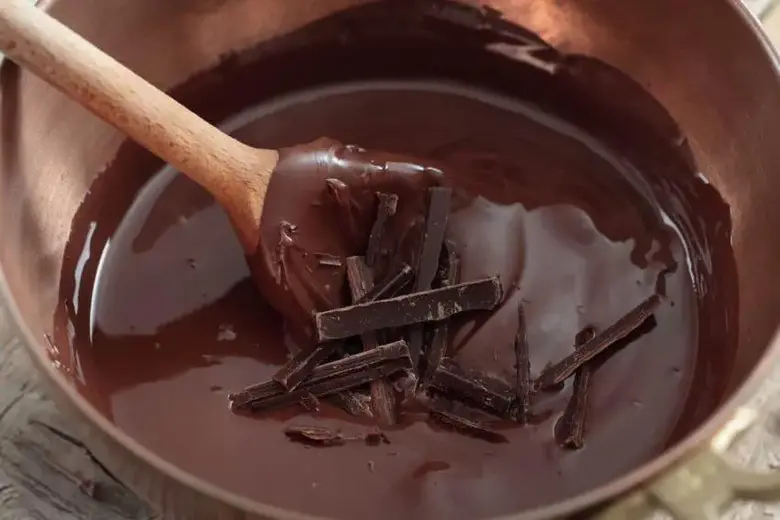 ¿Cómo derretir chocolate con leche?