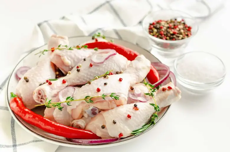 Cuánto tiempo se puede marinar el pollo?
