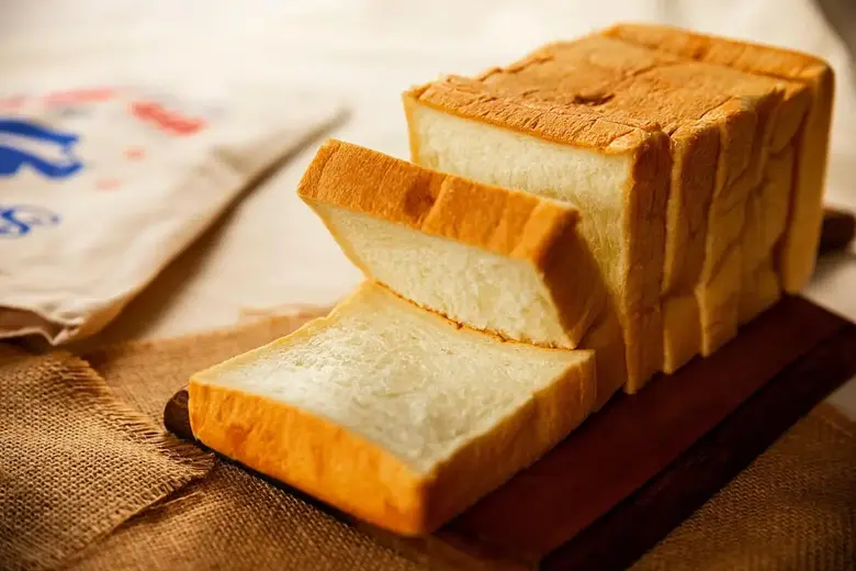 Recetas de pan vegano casero con hierbas aromáticas