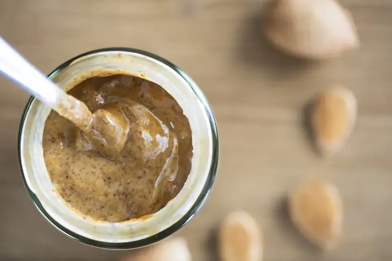 ¿Se puede congelar la mantequilla de almendras?
