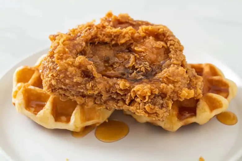 Remojar el pollo en leche (¿un adobo que vale la pena probar?)