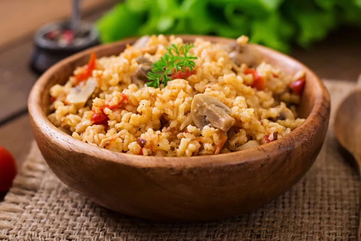 Recalentamiento de Bulgur, técnicas para preparación de trigo bulgur recién cocido