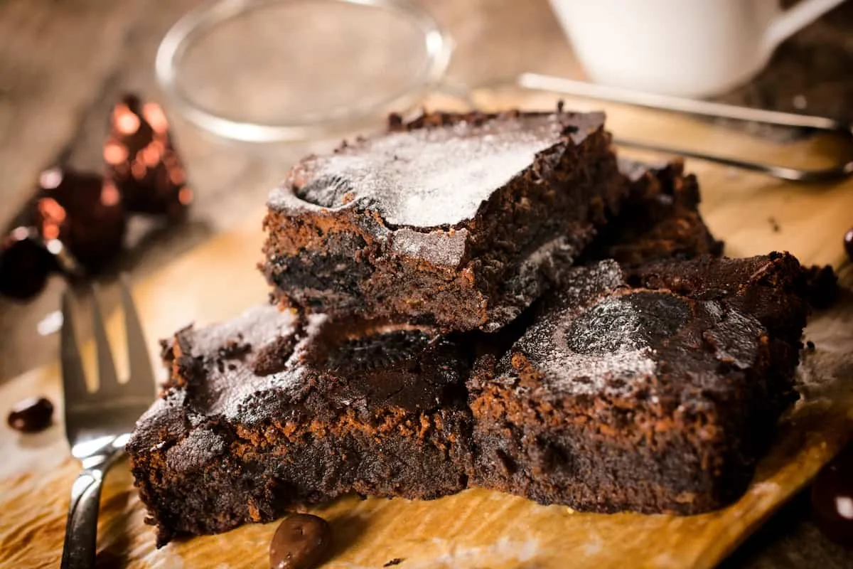 Recetas de brownies caseros hechas con harina para un postre fácil y delicioso