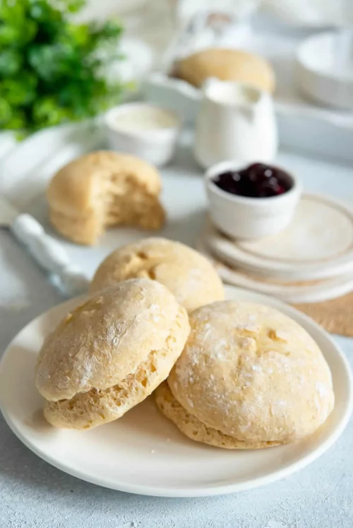 Recetas de panecillos caseros hechos con masa madre para un delicioso postre o merienda.